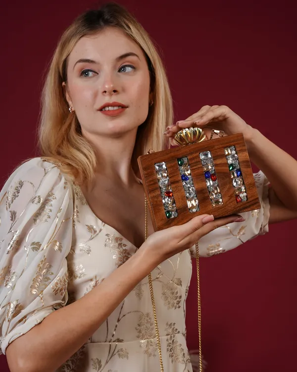 Zariya_Jewel_Inlay_Lotus_Clutch